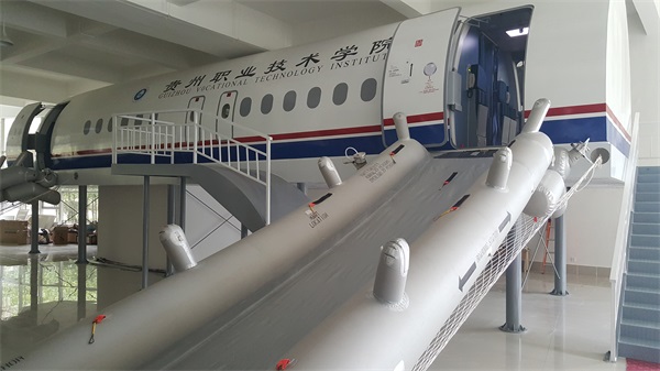航空仿照设备宽泛用于飞行员训练 航空仿照设备宽泛用于飞行员训练